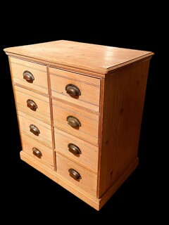 An English 19th Century Pine Chest of Drawers. Nice proportions.