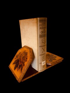 An English 19th Century Tunbridge Ware Book Stand with Floral Pattern and Mosaic Border.